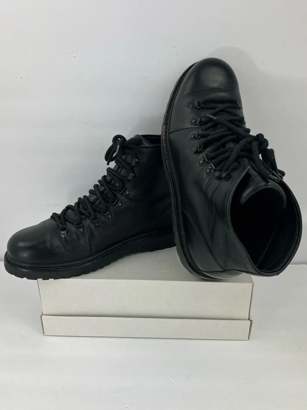 VINCE SAFI LACEUP BOOTS, BLACK UPPER LEATHER, SIZE US10, EU44